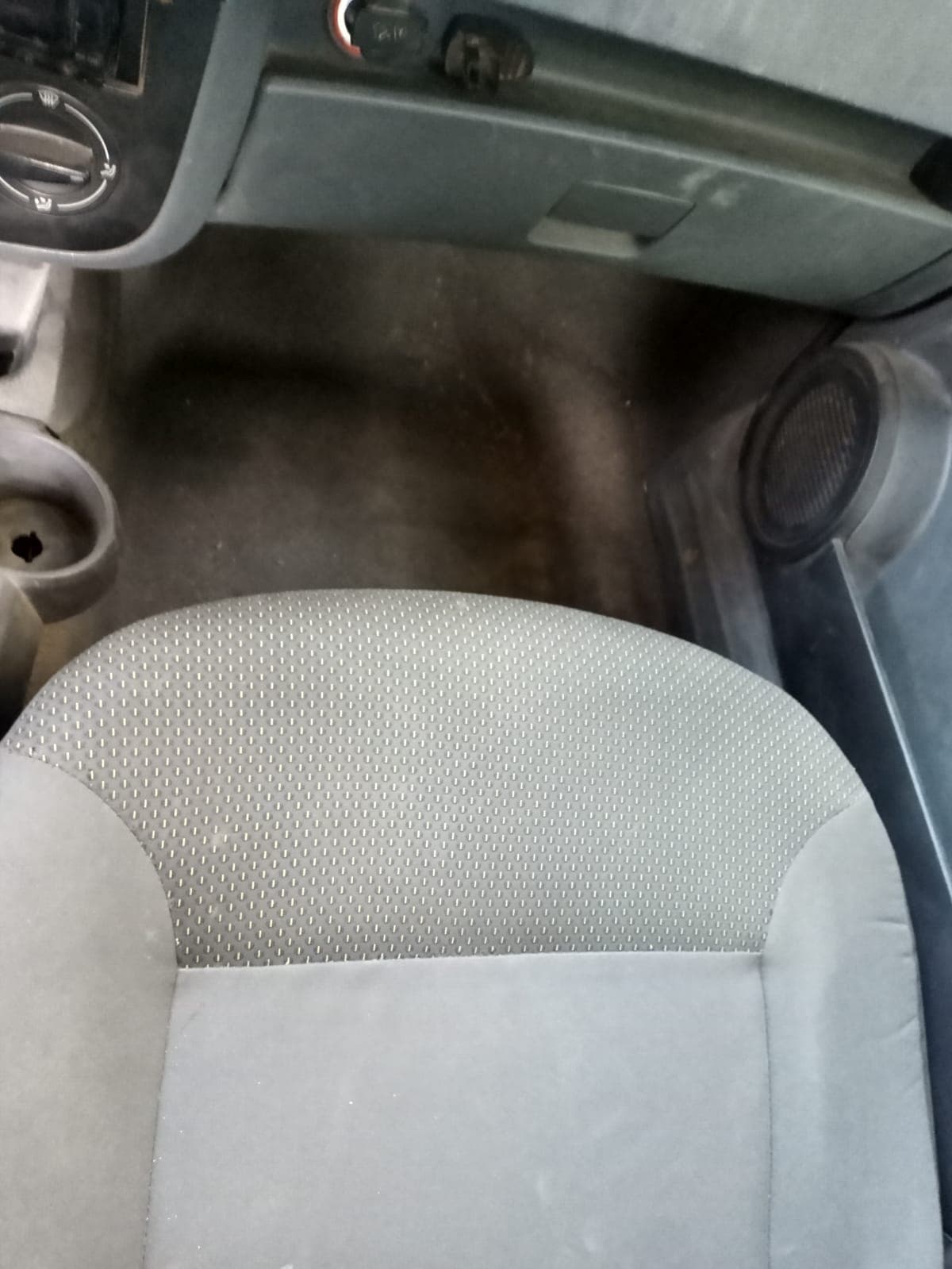 Interior de vehículo: antes de la limpieza