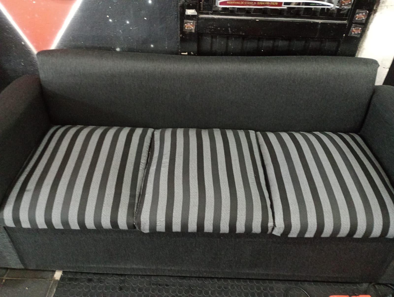 Sillón de tres plazas: después de la limpieza
